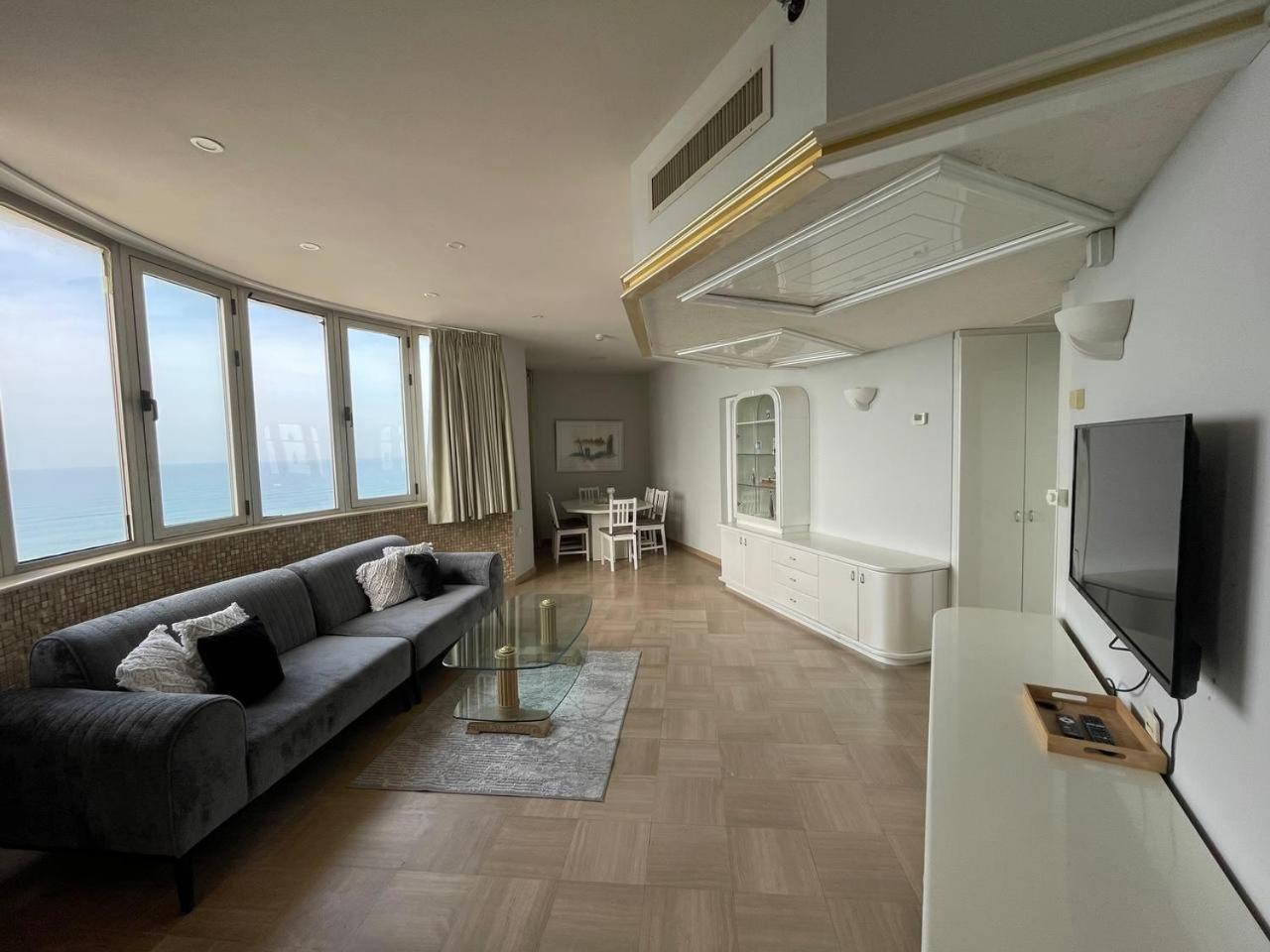 Royal On The Sea Apartment Нетания Екстериор снимка