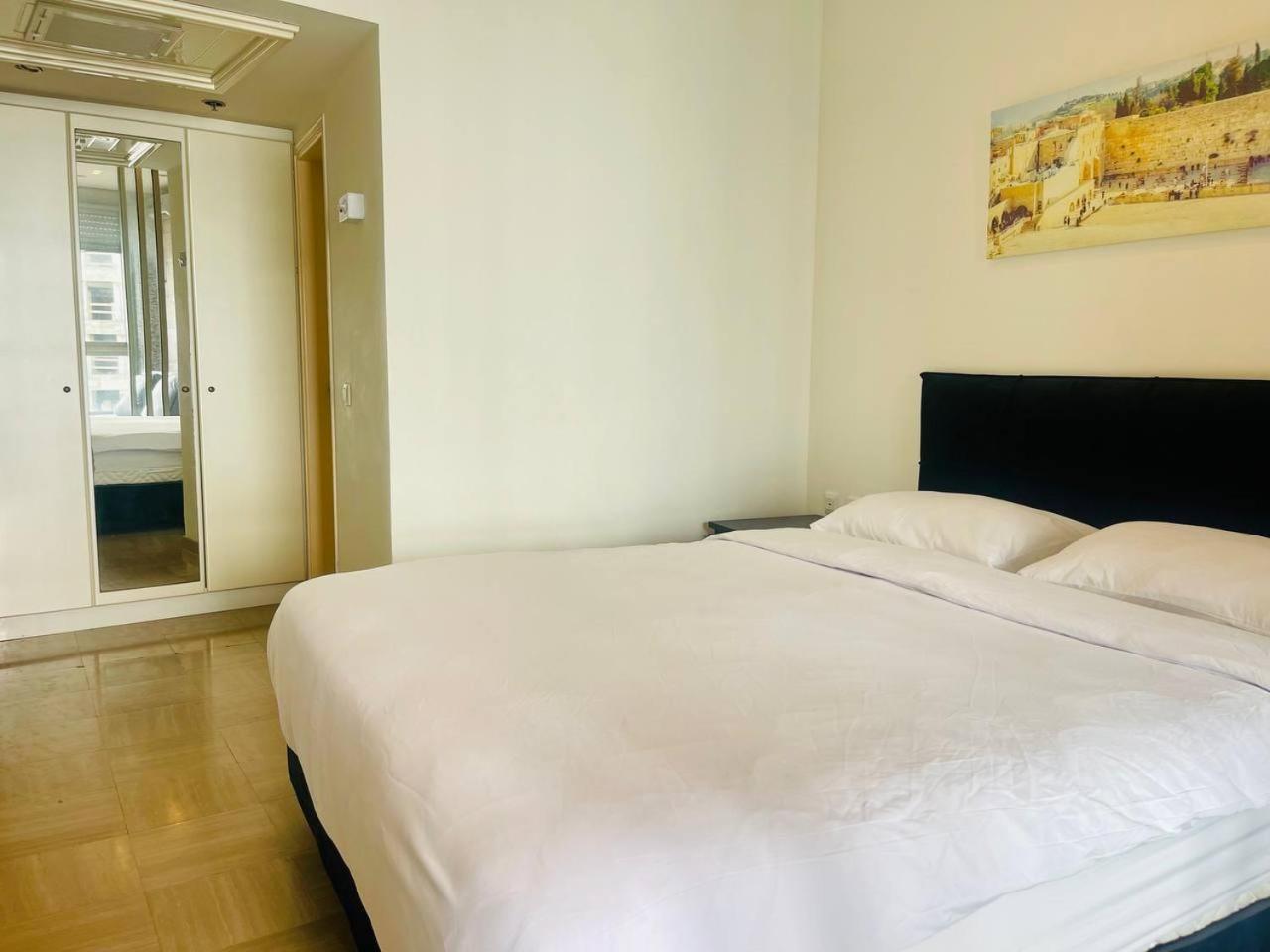 Royal On The Sea Apartment Нетания Екстериор снимка
